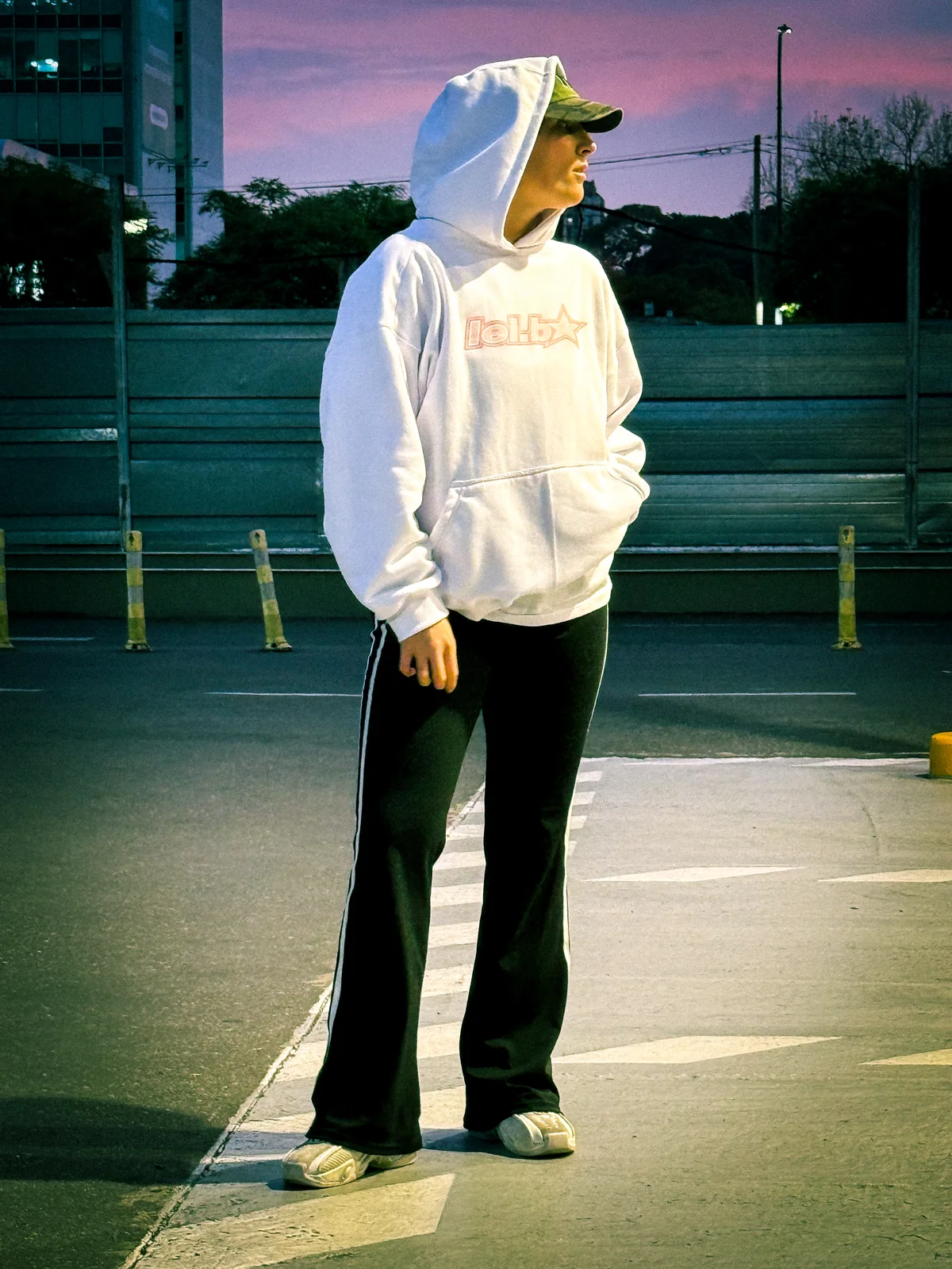 HOODIE BLANCO — 3
